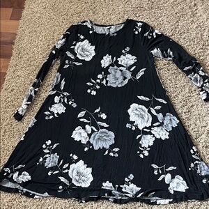 Old Navy Black and White Floral Long Sleeve Dress